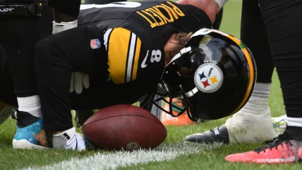 Pittsburgh Steelers quarterback Kenny Pickett